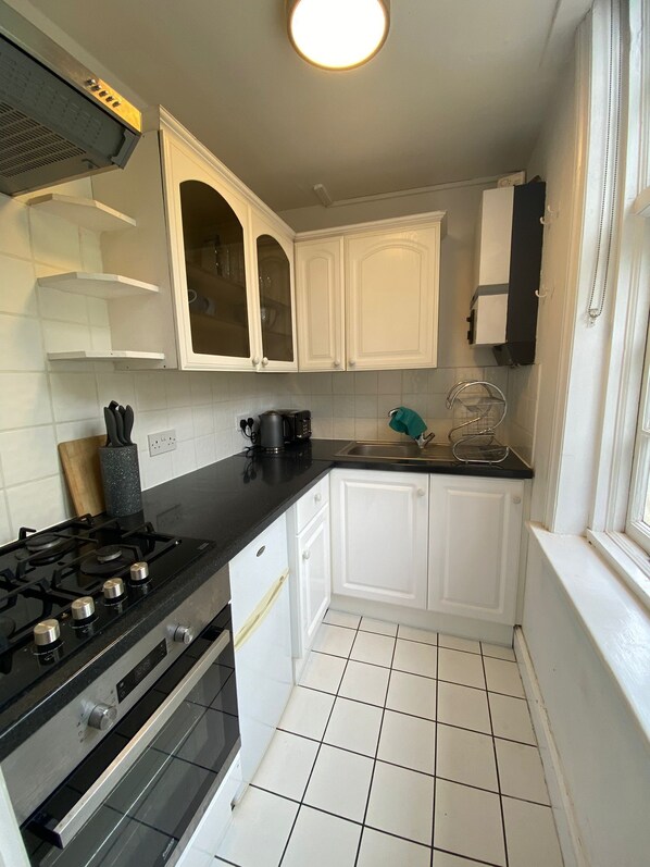 Apartment | Private kitchen | Fridge, microwave, oven, stovetop