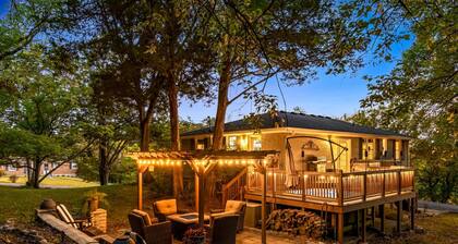 Hillside Hot Tub Hideaway! King Bed / Fire Pit