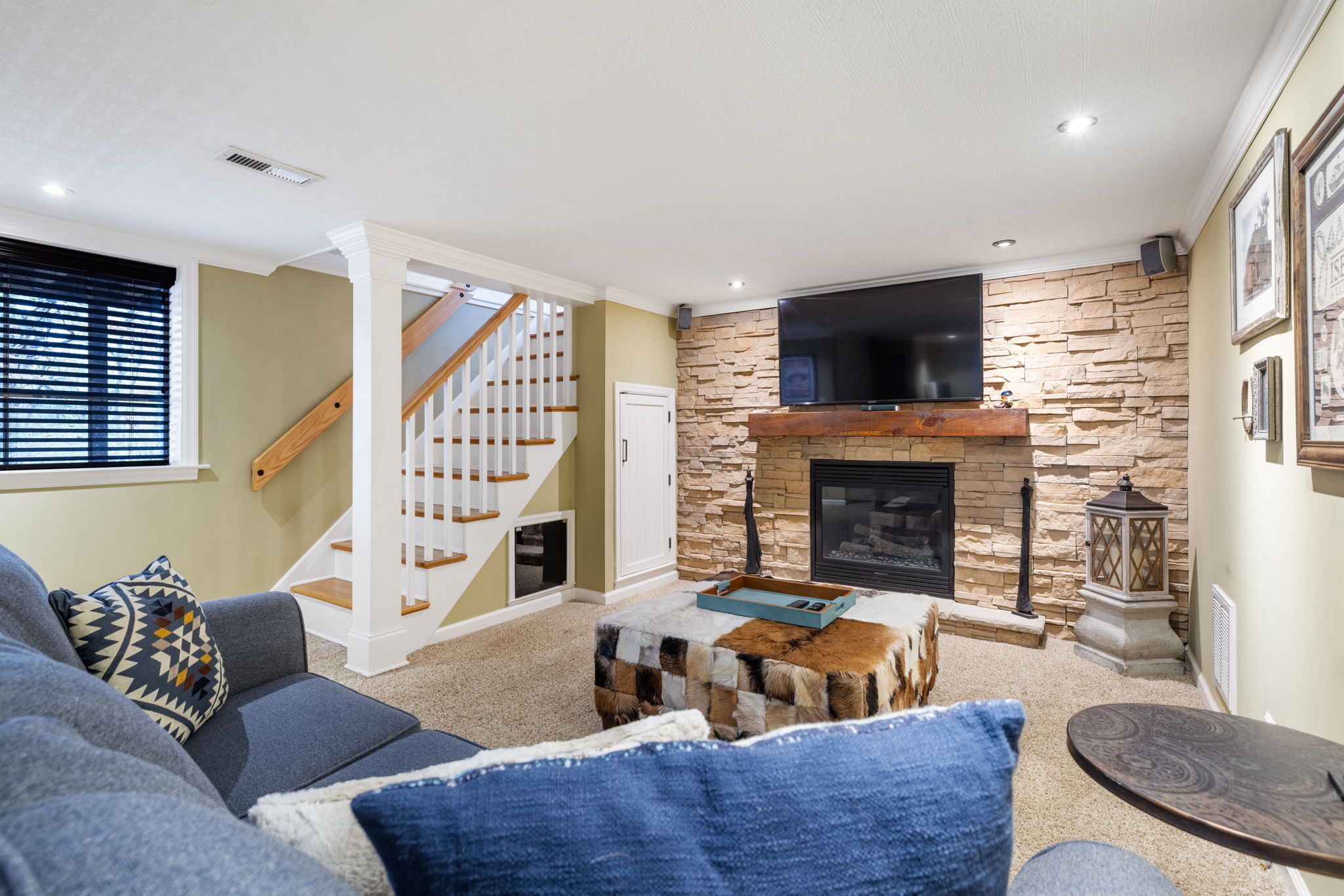 Smart-TV, Videospiele, Musikbibliothek, Videothek