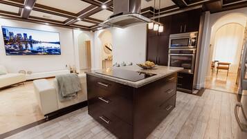 Villa, 5 Bedrooms, Accessible, Smoking | Interior