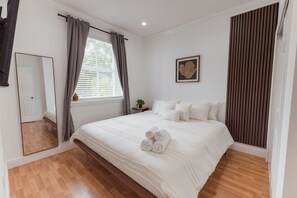 Villa, 5 Bedrooms, Accessible, Smoking - Miami Getaway Heated Pool House & Pool Table Villa (Miami)