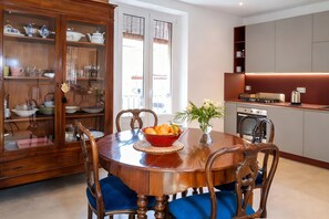 Appartement, 2 chambres, fumeurs, balcon | Salle à manger