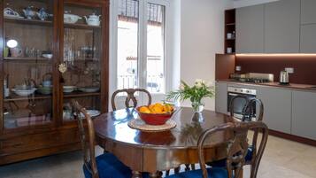 Apartamento, 2 quartos, para fumantes, sacada | Opções para refeição