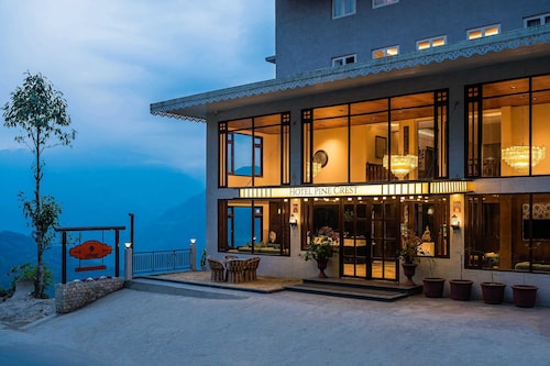 Udaan Hotel Pine Crest