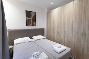 1 bedroom, in-room safe, iron/ironing board, free WiFi