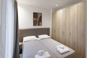 1 bedroom, in-room safe, iron/ironing board, free WiFi