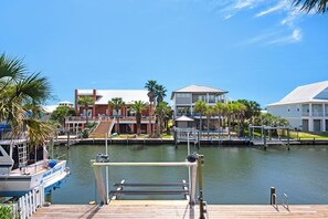 Marina - 🏝️Canal Views-Walk to Beach-Outdoor Shower-Pool-4BR Sailor's Cove (Navarre Beach)