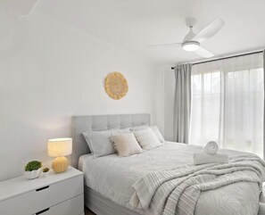 2 bedrooms, iron/ironing board, WiFi, bed sheets