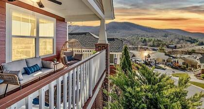 Mountain Views, Game Room, Hot Tub –Close to Downtown