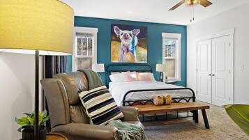 3 bedrooms, iron/ironing board, travel crib, free WiFi