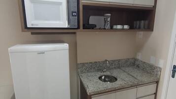 Refrigerador, microondas