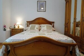 3 Schlafzimmer, Bügeleisen/Bügelbrett, Reisekinderbett, Bettwäsche