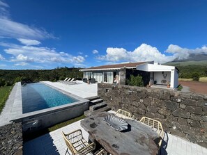 Deluxe Villa | Soundproofing, iron/ironing board, free WiFi, bed sheets - Pico Terrace (Madalena)