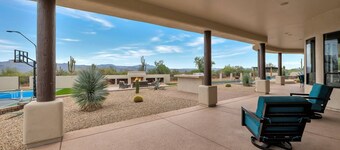 A Backyard Dream! Pool/Spa/Fire-Pits/PickleBall/BasketBall/Ping-Pong/Cornhole