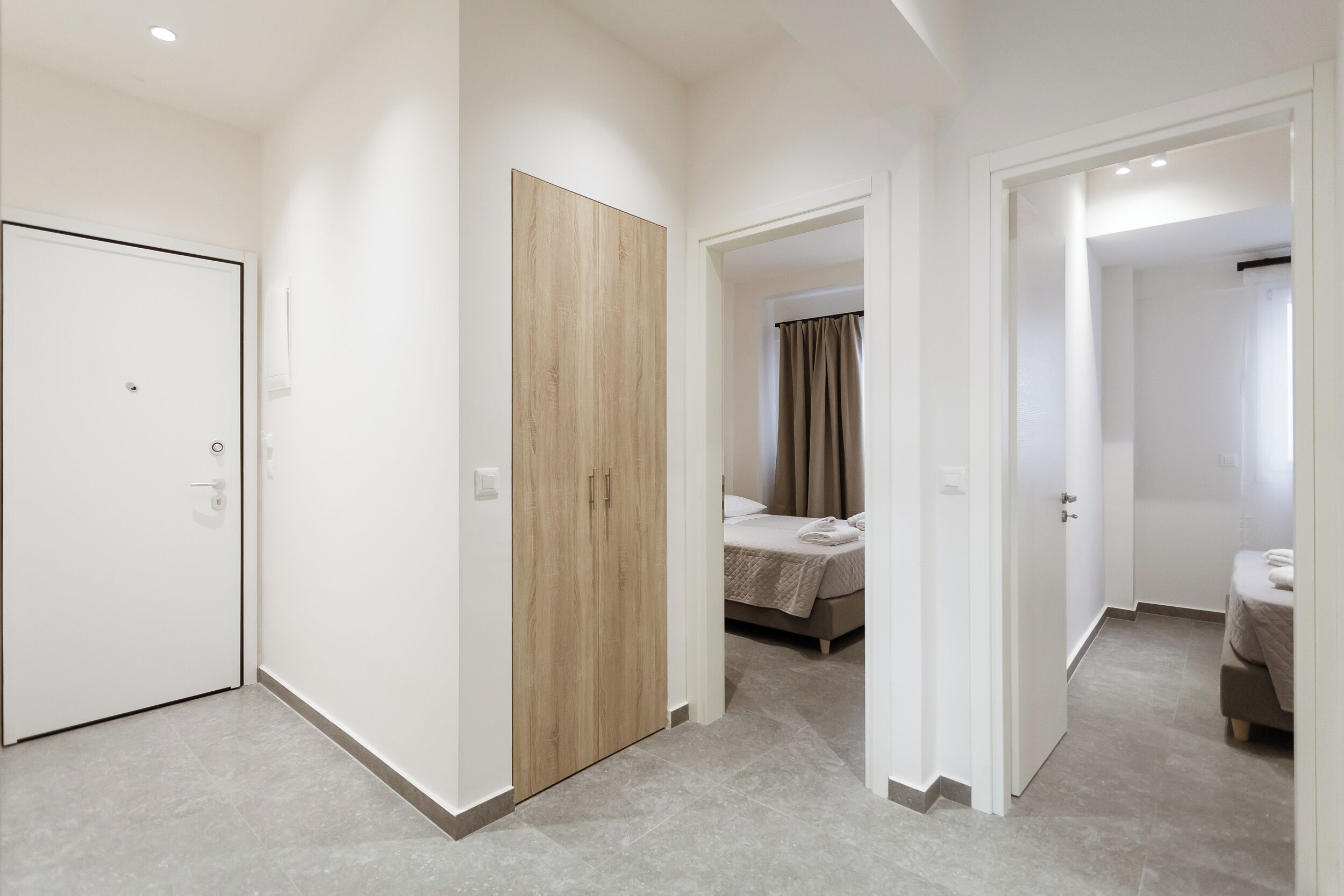 2 bedrooms, in-room safe, iron/ironing board, free WiFi