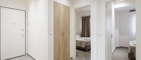 2 bedrooms, in-room safe, iron/ironing board, free WiFi