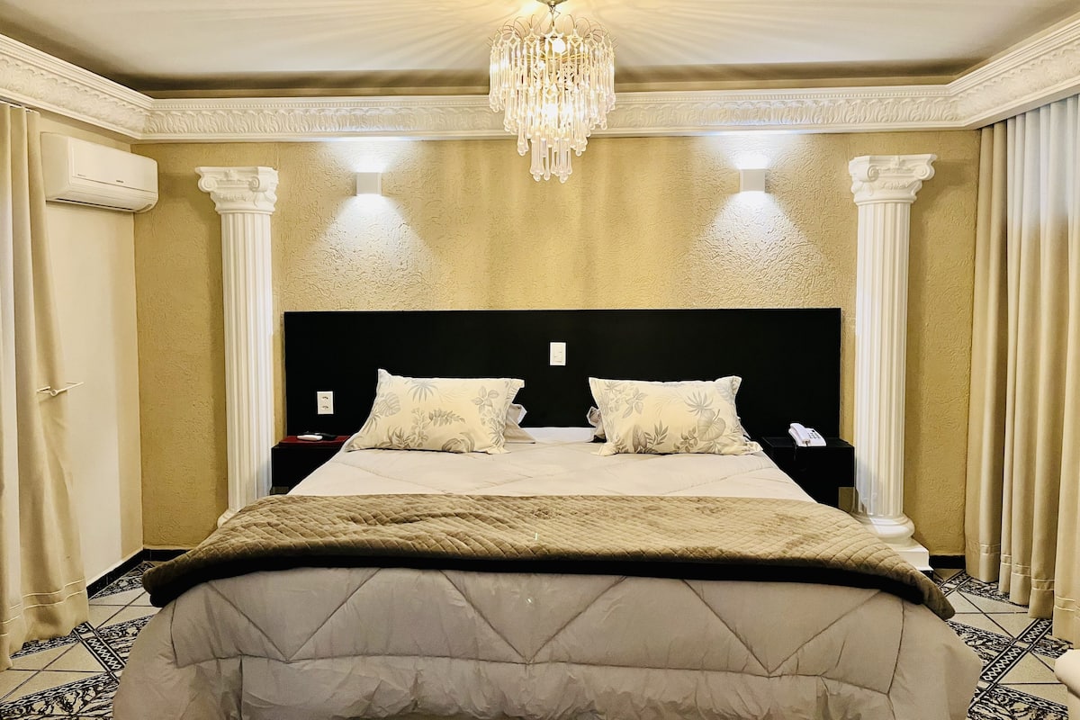 Premium suite | 1 slaapkamer, een bureau, een laptopwerkplek, gratis wifi