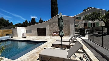 Piscine extérieure, piscine chauffée