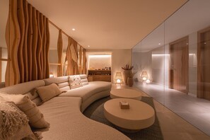 Couples treatment rooms, sauna, body treatments, aromatherapy