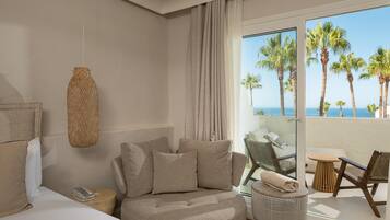 Minibar, caja fuerte, escritorio y espacio para trabajar con un portátil