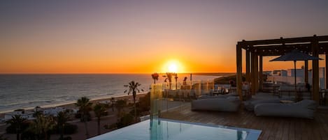 حمّام سباحة خارجي موسمي