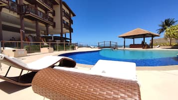 6 piscinas externas