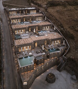 Front of property - Almarossa Villas (Santorini)