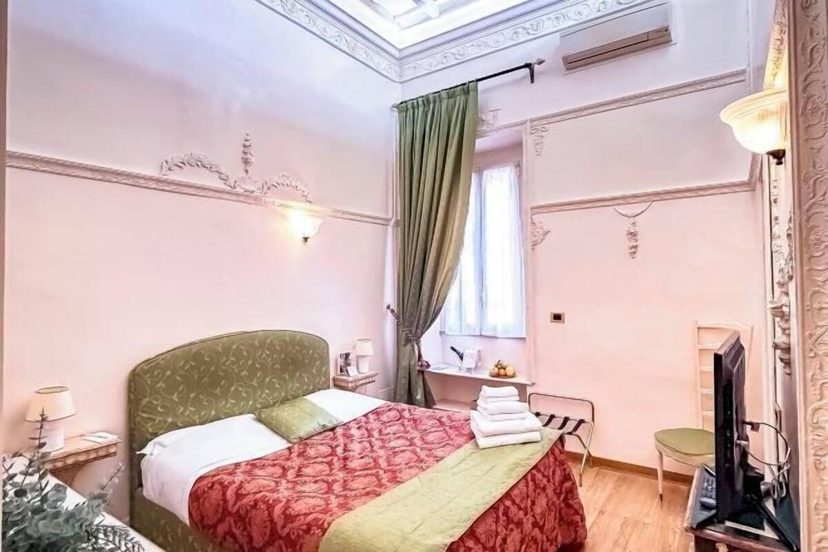 Italienske Frette-laken, sengetøy av topp kvalitet og skrivebord