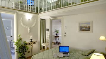 1 bedroom, Frette Italian sheets, premium bedding, desk