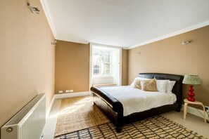 2 bedrooms, desk, iron/ironing board, travel cot