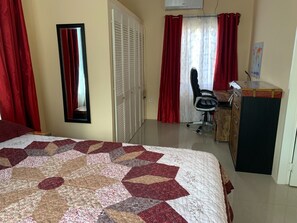 House | 2 bedrooms, iron/ironing board, free WiFi, bed sheets