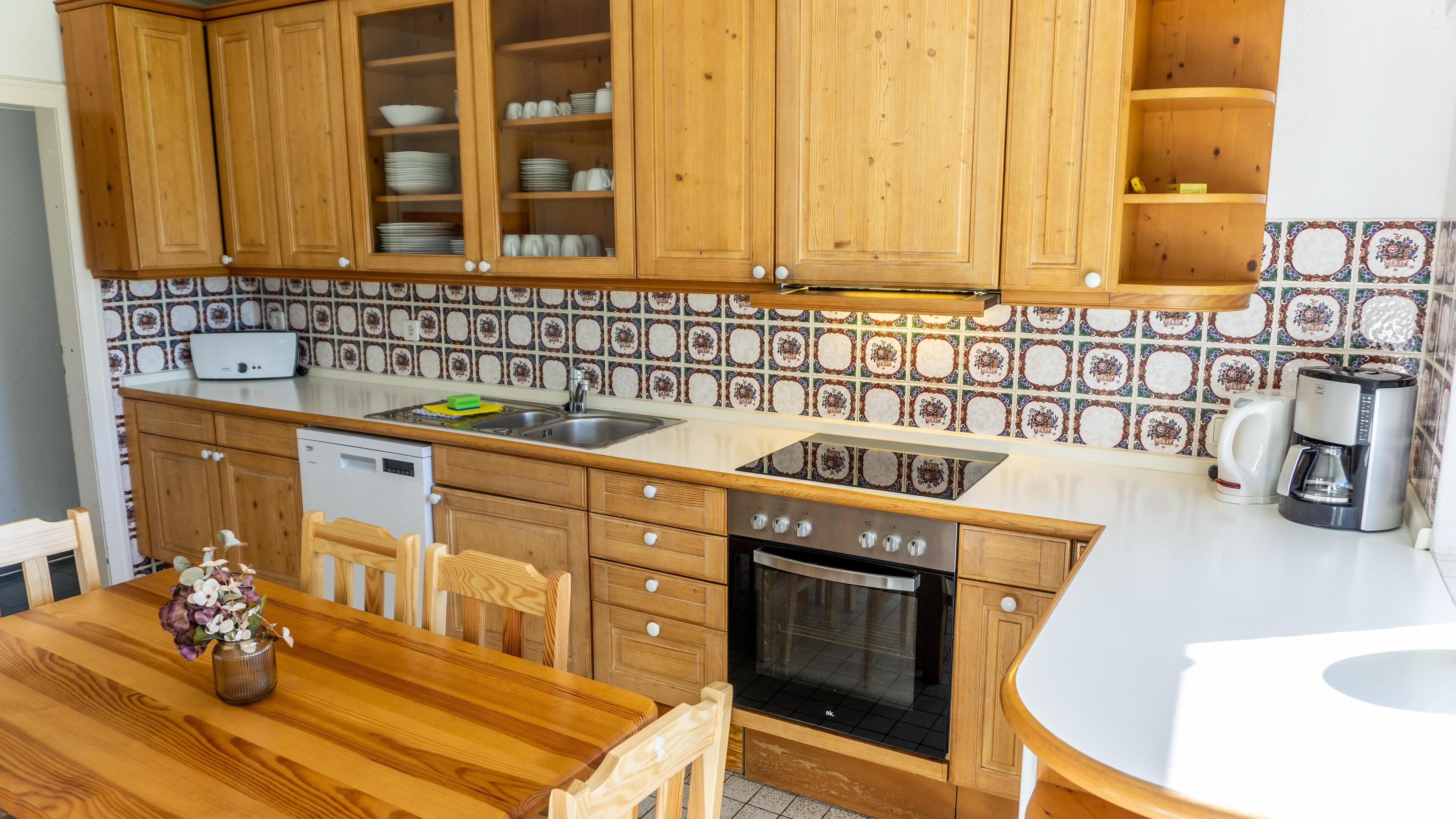 Kühlschrank, Ofen, Herdplatte, Geschirrspüler