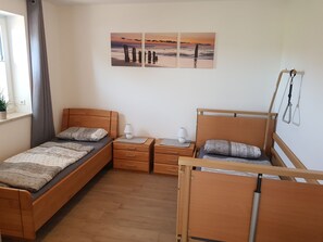 2 dormitorios, cuna de viaje, wifi gratis y accesible en silla de ruedas