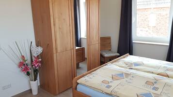 2 Schlafzimmer, Reisekinderbett, kostenloses WLAN