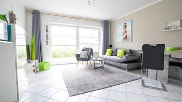 Fernseher, Stereoanlage