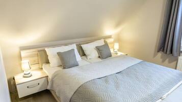 2 bedrooms, iron/ironing board, free WiFi