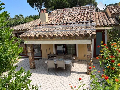 Hübsche Villa, nur einen Steinwurf vom Meer und dem Zentrum entfernt....