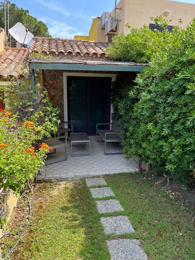 Pretty villa a stone's throw from the sea and the center....