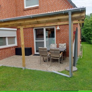 屋外ダイニングエリア