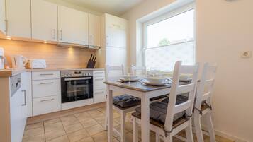 Kühlschrank, Ofen, Herdplatte, Geschirrspüler