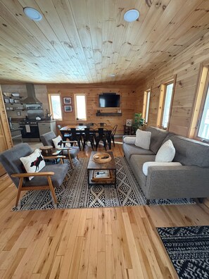 Smart TV, computer monitors