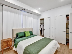 1 dormitori, escriptori, planxa i posts de planxar i wifi gratuïta