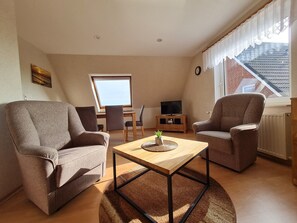 Fernseher, Stereoanlage