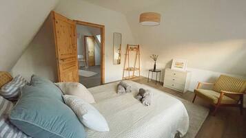 3 bedrooms, free WiFi, bed sheets