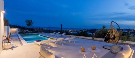 Outdoor pool, a heated pool