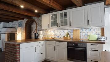 Kühlschrank, Ofen, Herdplatte, Geschirrspüler