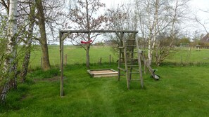 Children's area - Gästehaus Willkommen, Ferienwohnung EG Inge in Katharinenheerd für 8 Personen (Katharinenheerd)