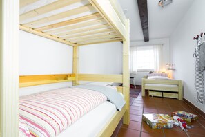 2 bedrooms, bed sheets - Ferienwohnung "haubarg Windschuur 1" in Welt für 5 Personen (Welt)