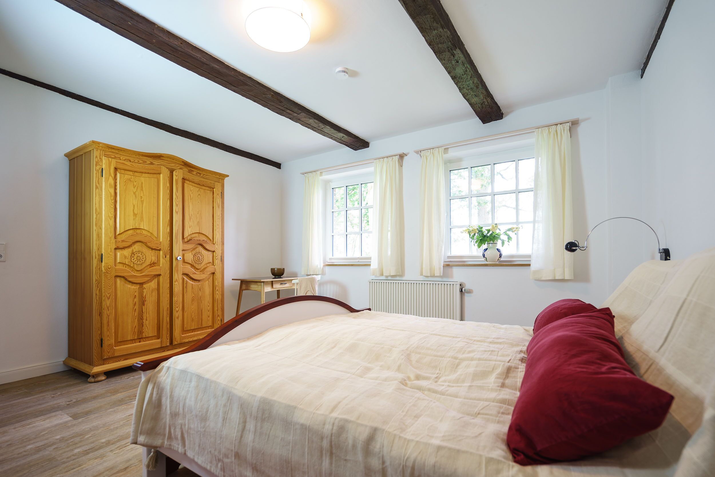 1 Schlafzimmer, Reisekinderbett, Bettwäsche