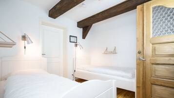 2 bedrooms, bed sheets